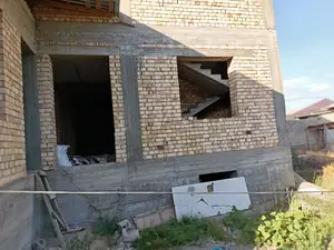 2-этажный дом − 200 м², 4.3 сот.