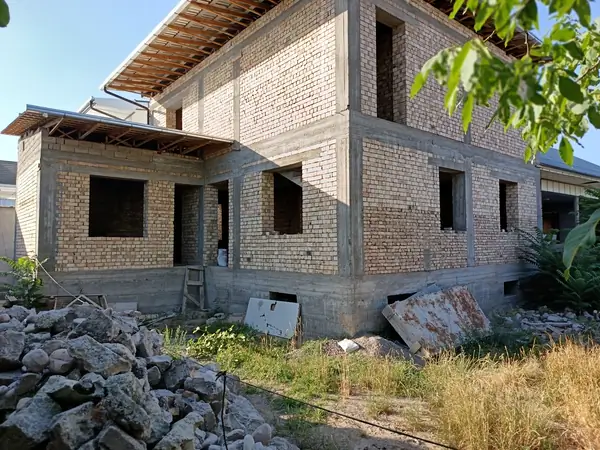 2-этажный дом − 200 м², 430 сот.