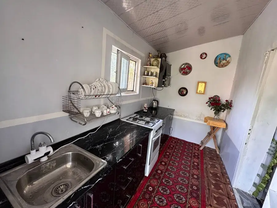 Продается 1-этажный дом − 1200 м²