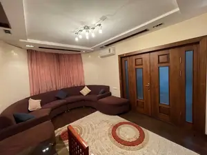 Сдается 2-комнатная квартира − 85 м²