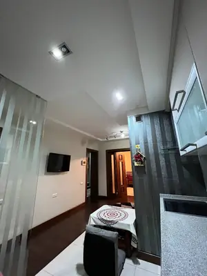 Сдается 2-комнатная квартира − 85 м²