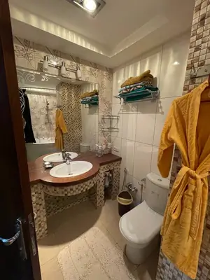 Сдается 2-комнатная квартира − 85 м²