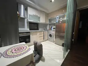 Сдается 2-комнатная квартира − 85 м²