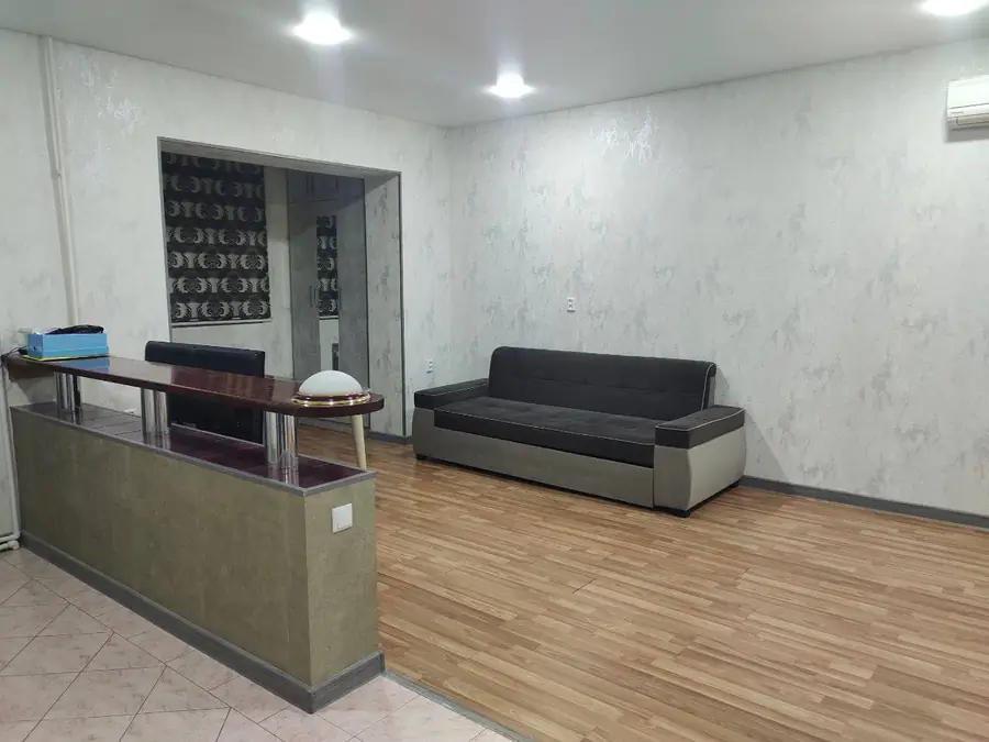 1-комнатная квартира − 42 м², 3/4 этаж