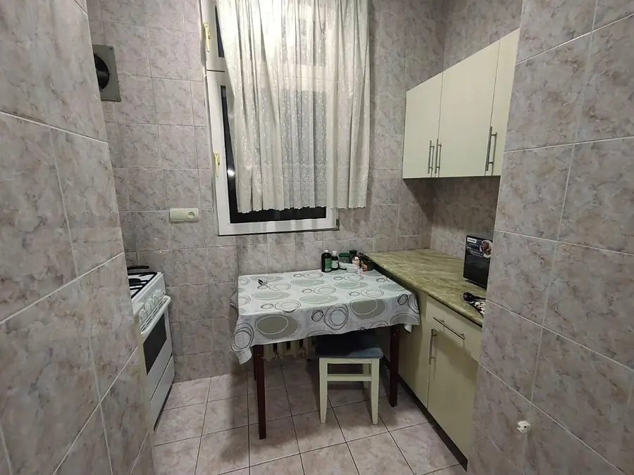 1-комнатная квартира − 42 м², 3/4 этаж