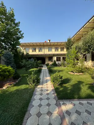 2 qavatli uy sotiladi − 500 m²
