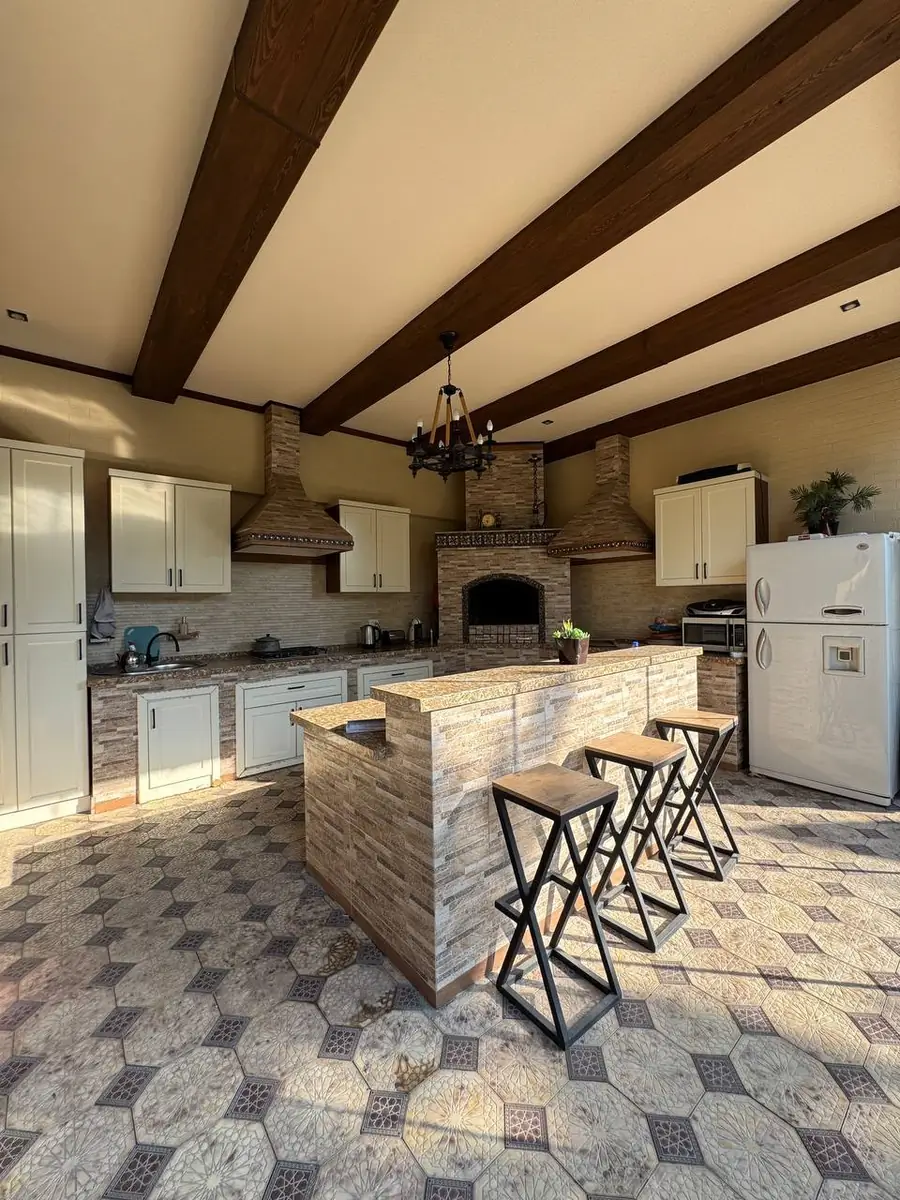 2 qavatli uy sotiladi − 500 m²