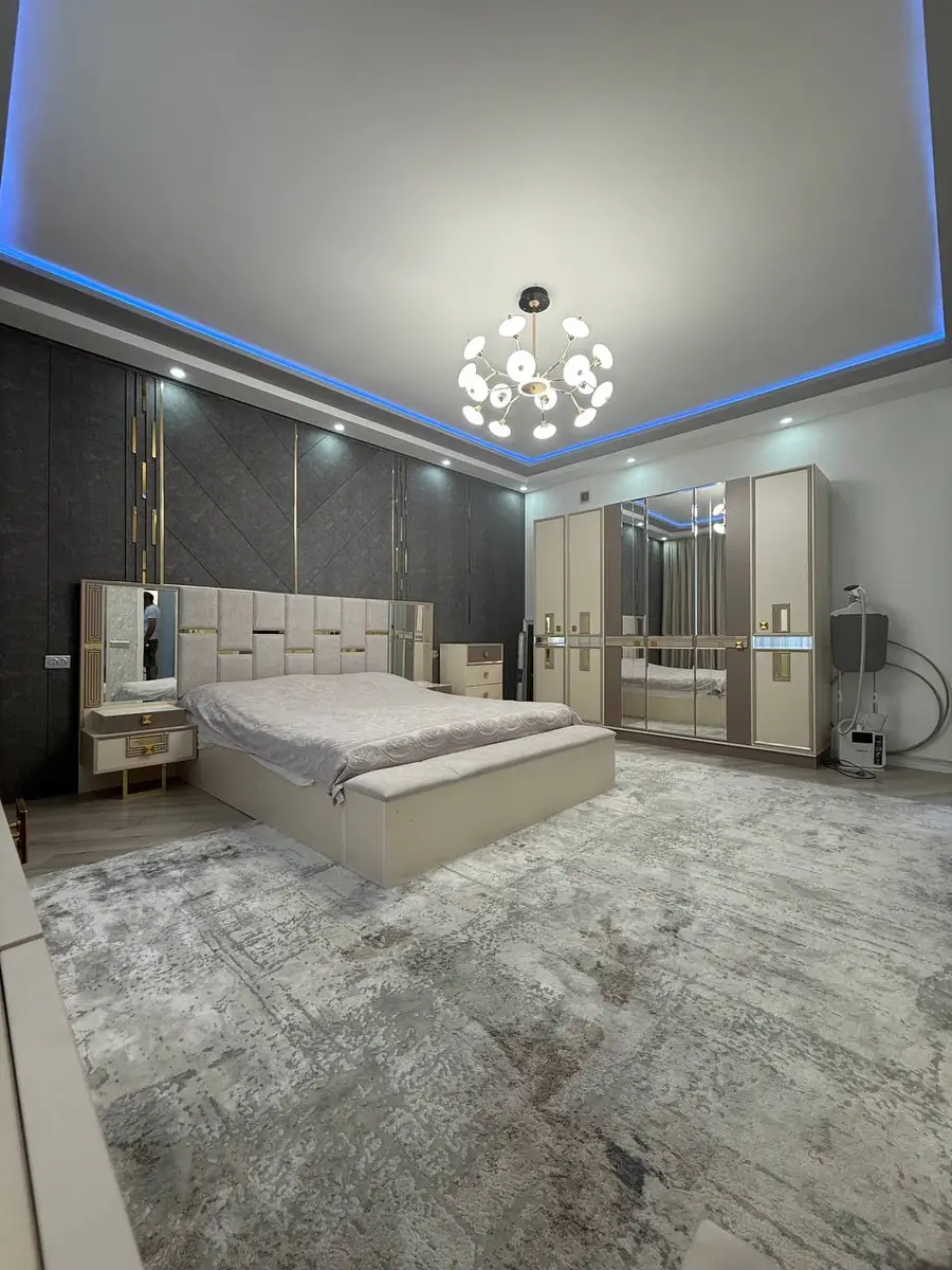 2 qavatli taunxaus − 240 m², 3.3 sot.