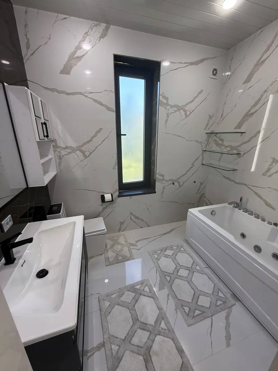 2 qavatli taunxaus sotiladi − 240 m²