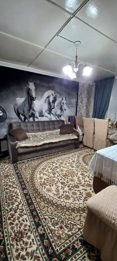 2 xonali kvartira sotiladi − 42 m²