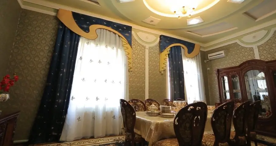 1 qavatli uy − 350 m², 1 sot. 