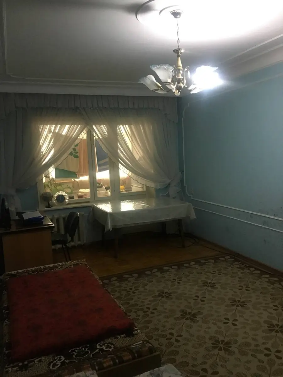 Продается 4-комнатная квартира − 84.3 м²