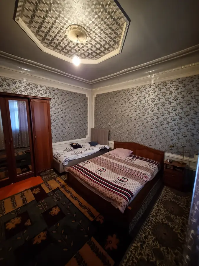 2 qavatli uy sotiladi − 200 m²