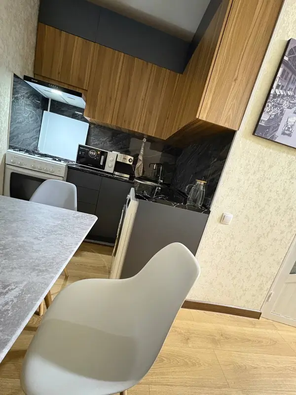 1-комнатная квартира − 41 м², 2/4 этаж