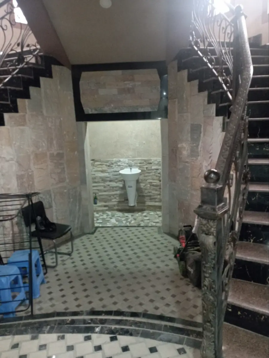 Ijaraga ofis − 1200 m²