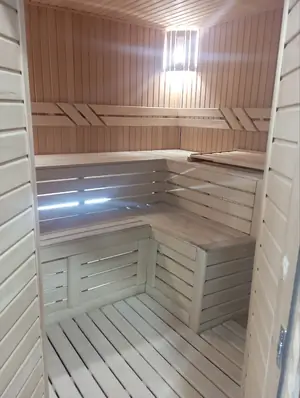 4 qavatli uy sotiladi − 1200 m²