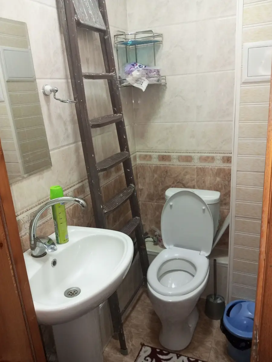 Более 5 xonali kvartira sotiladi − 112 m²