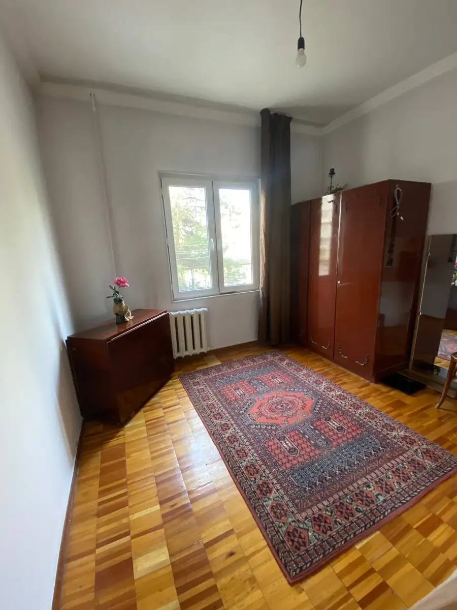 Более 5 xonali kvartira sotiladi − 110 m²