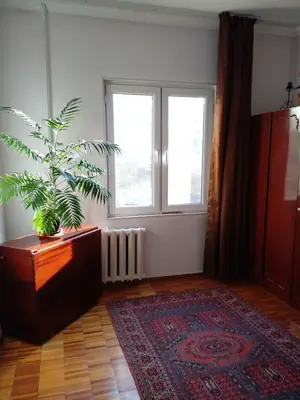Более 5-комнатная квартира − 110 м², 2/5 этаж
