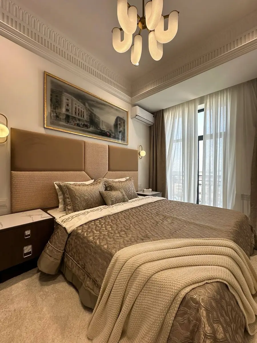 Продается 4-комнатная квартира − 150 м²