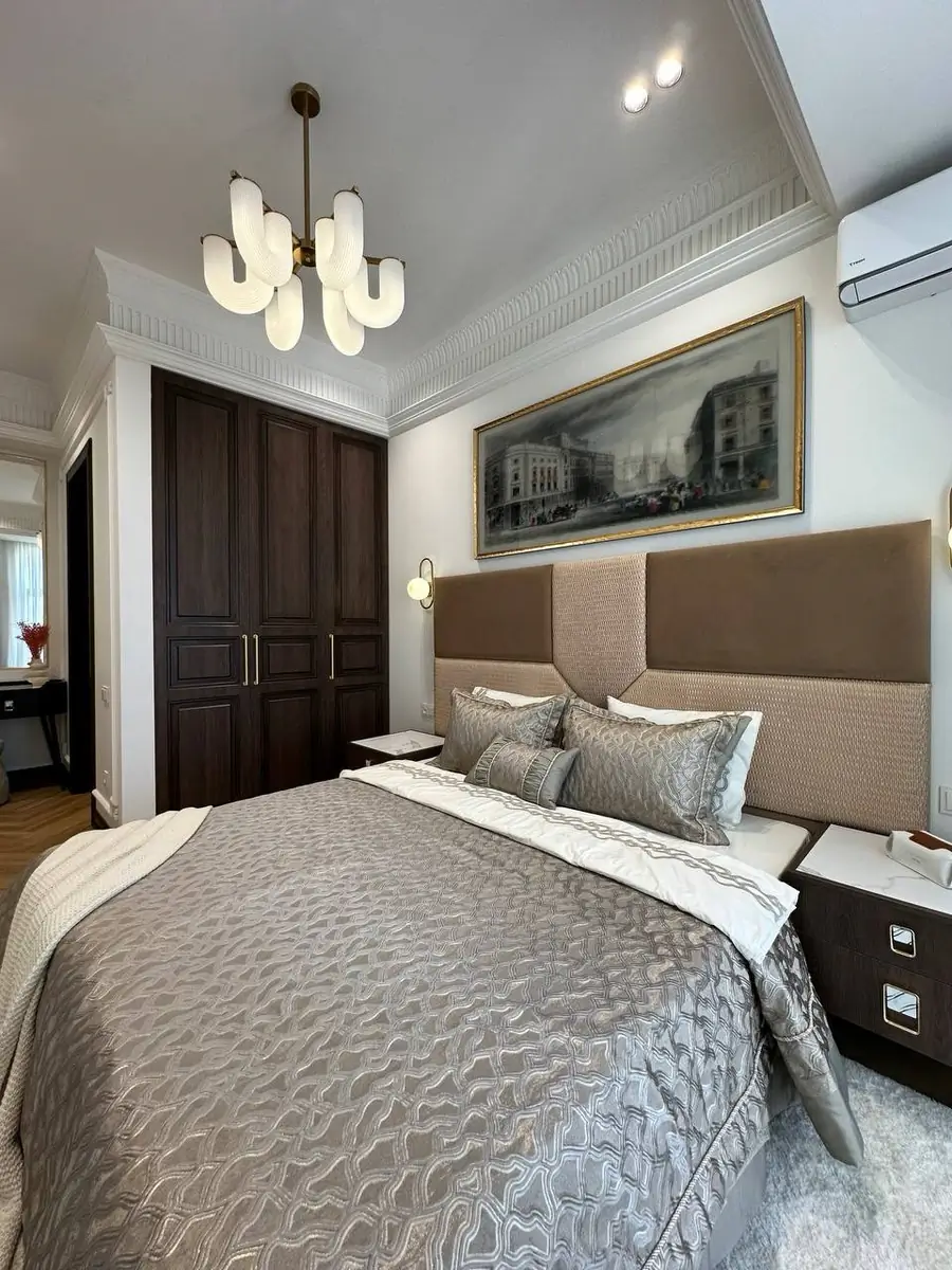 Продается 4-комнатная квартира − 150 м²