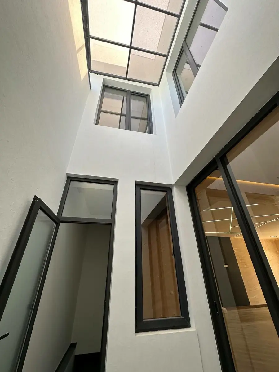 Офис − 350 м², 1/3 этаж