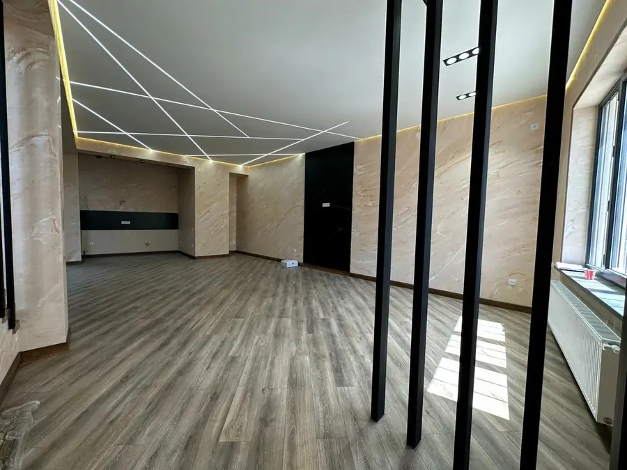 Сдается офис − 350 м²