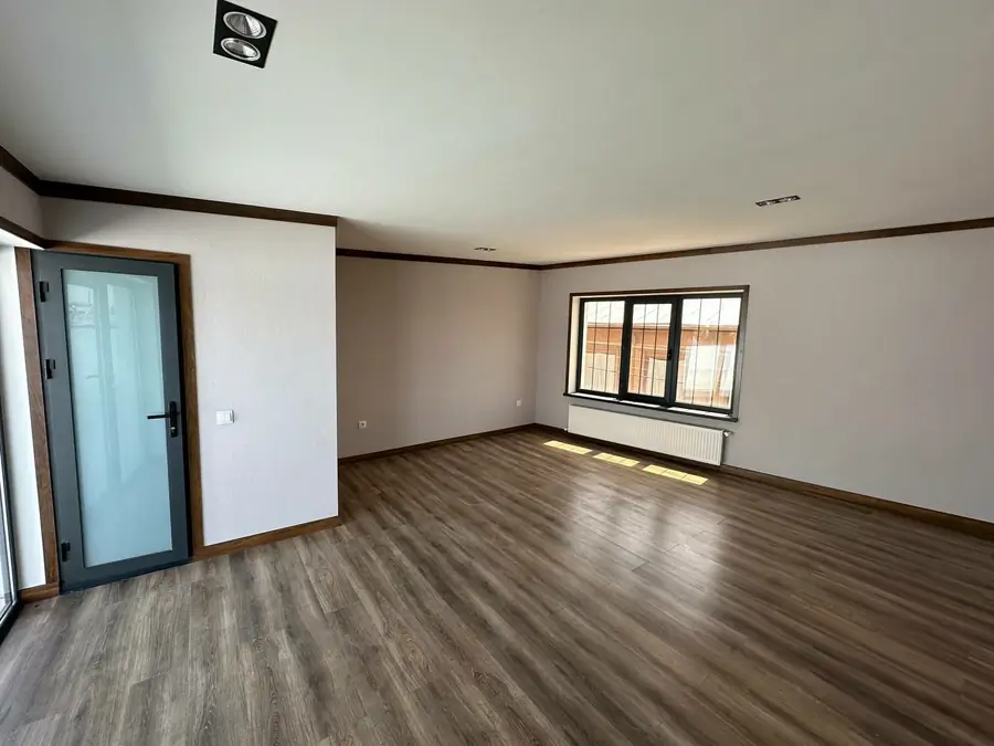 Сдается офис − 350 м²