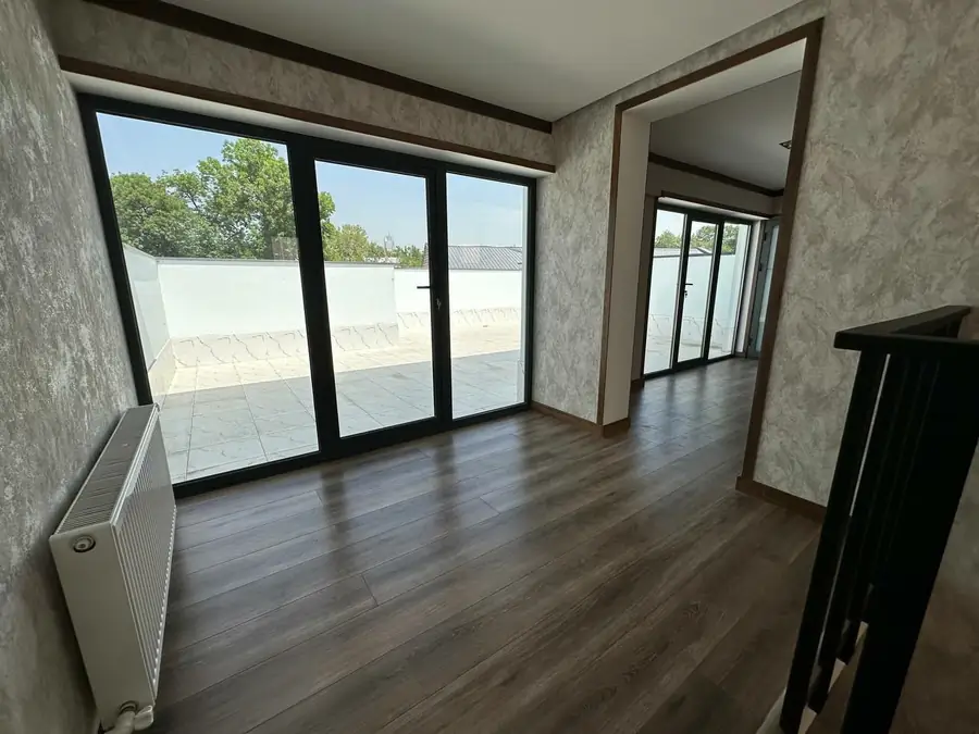 Сдается офис − 350 м²