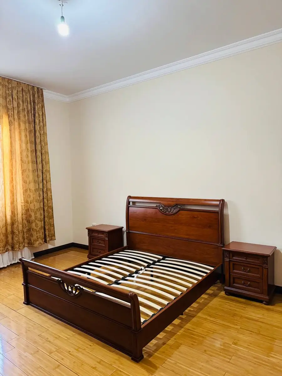 Ijaraga 3 qavatli uy − 400 m²