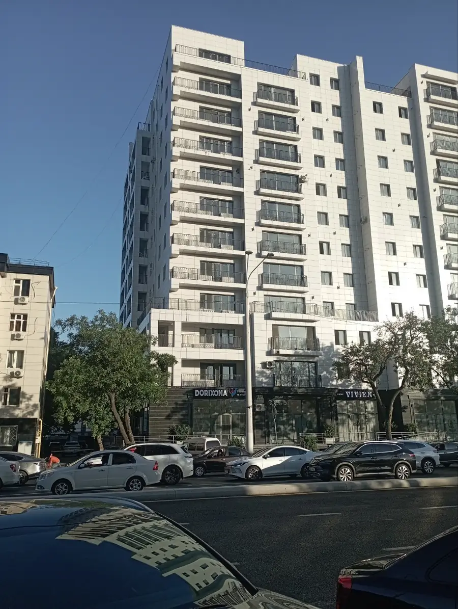 Продается 4-комнатная квартира − 170 м²