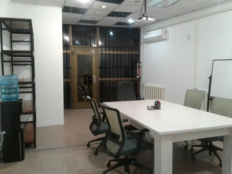 Ijaraga ofis − 437 m²