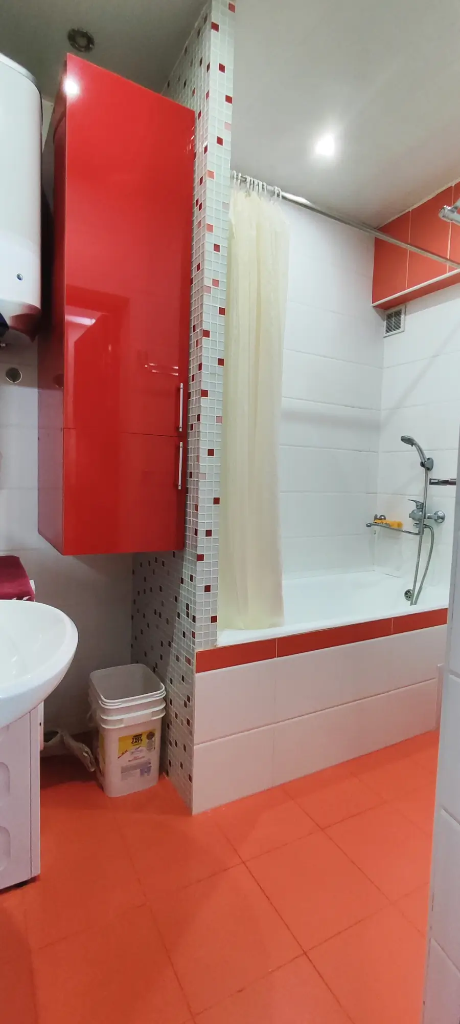 Сдается 3-комнатная квартира − 75 м²