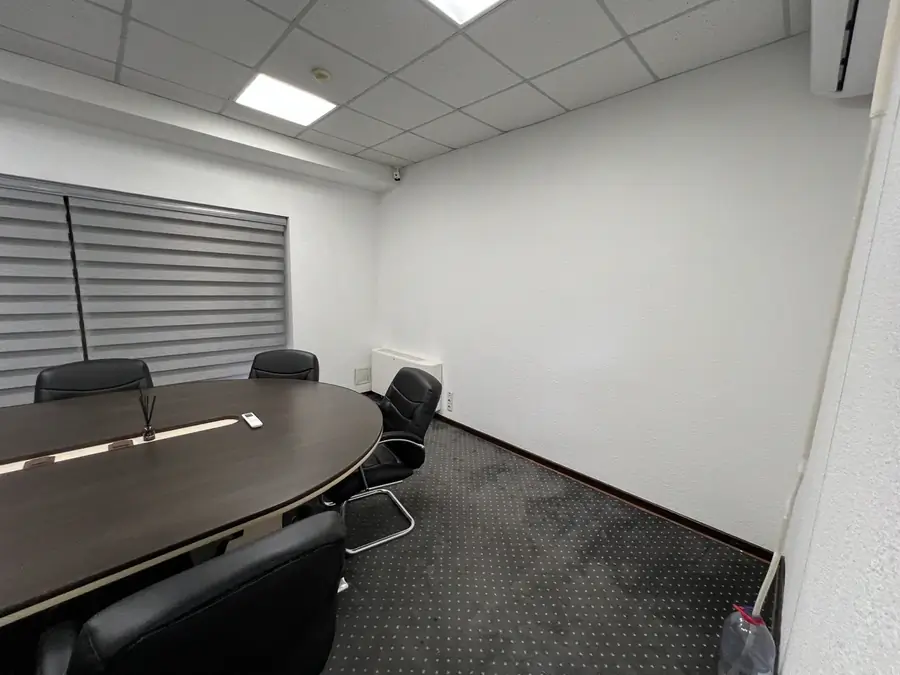 Ijaraga ofis − 300 m²