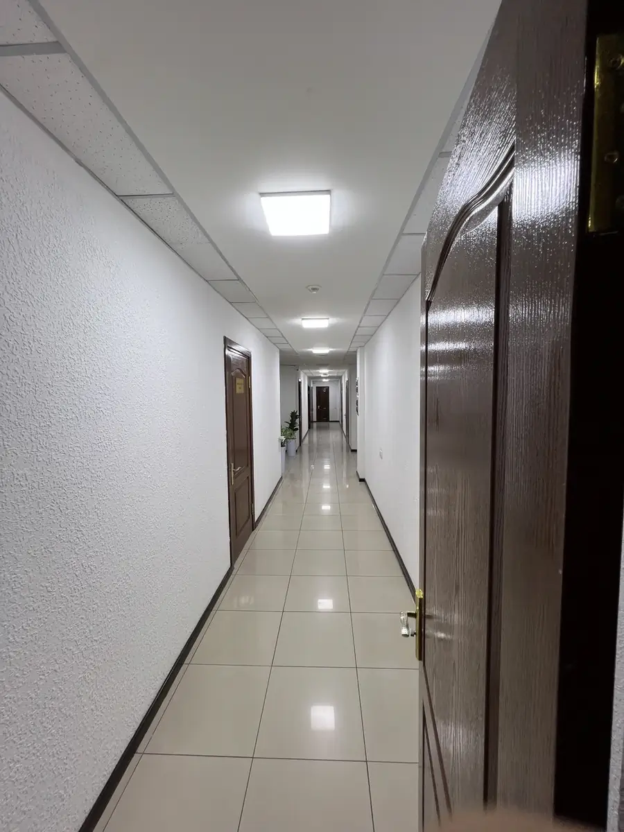 Ijaraga ofis − 300 m²