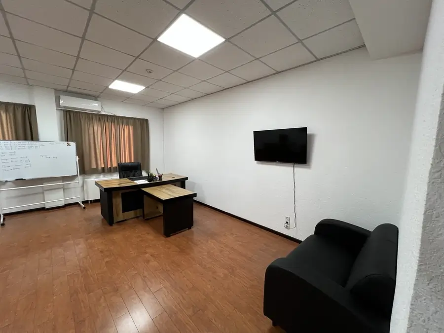 Ijaraga ofis − 300 m²