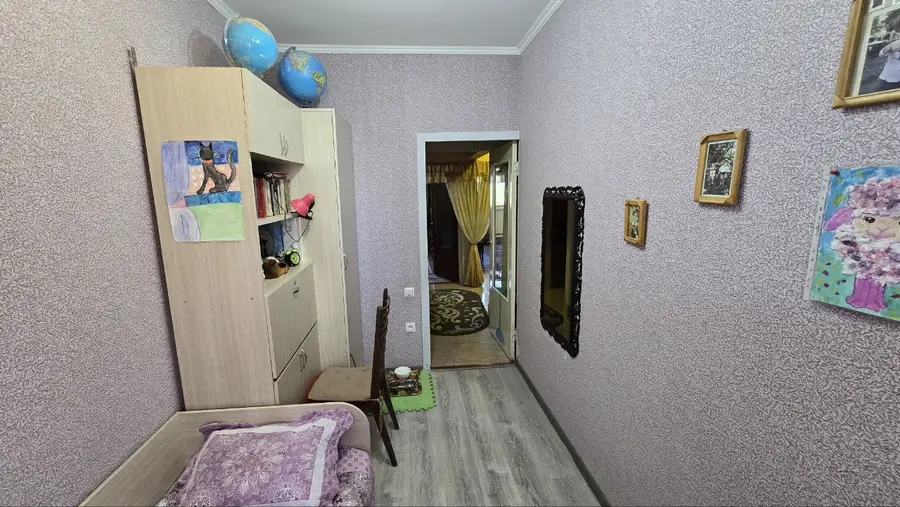Продается 3-комнатная квартира − 70 м²