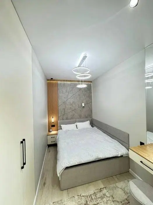 Сдается 2-комнатная квартира − 56 м²