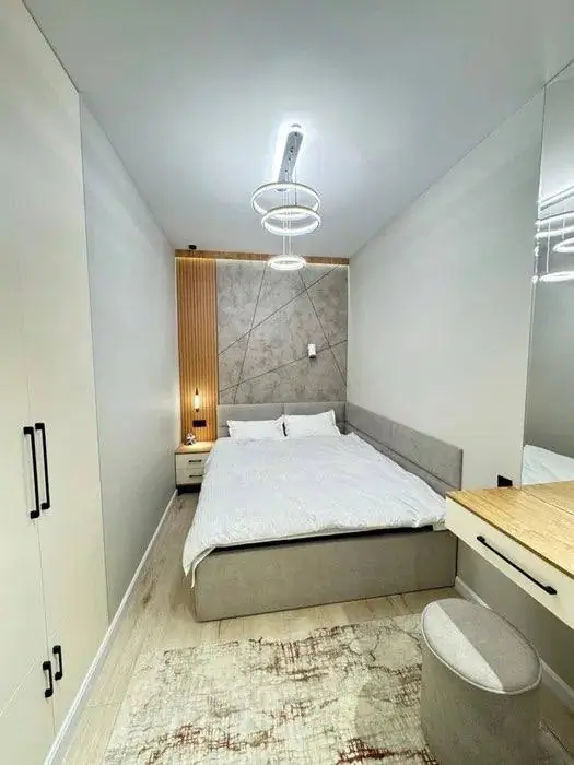 Сдается 2-комнатная квартира − 56 м²