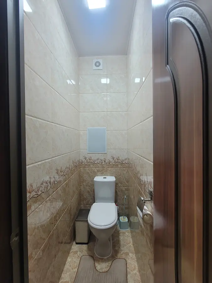 Продается 2-комнатная квартира − 57 м²