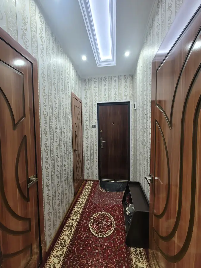 Продается 2-комнатная квартира − 57 м²