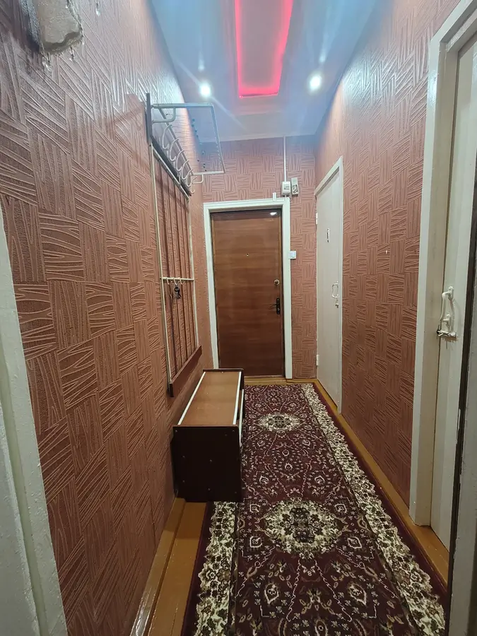 Продается 2-комнатная квартира − 57 м²