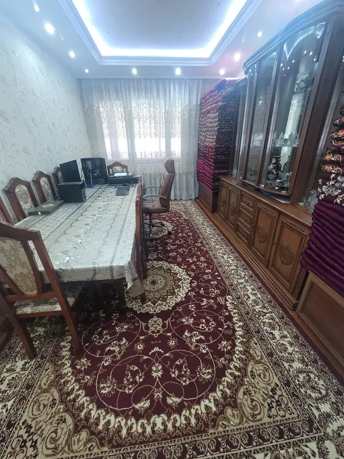 Продается 2-комнатная квартира − 57 м²