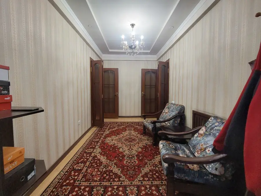 2-комнатная квартира − 60.7 м², 1/4 этаж
