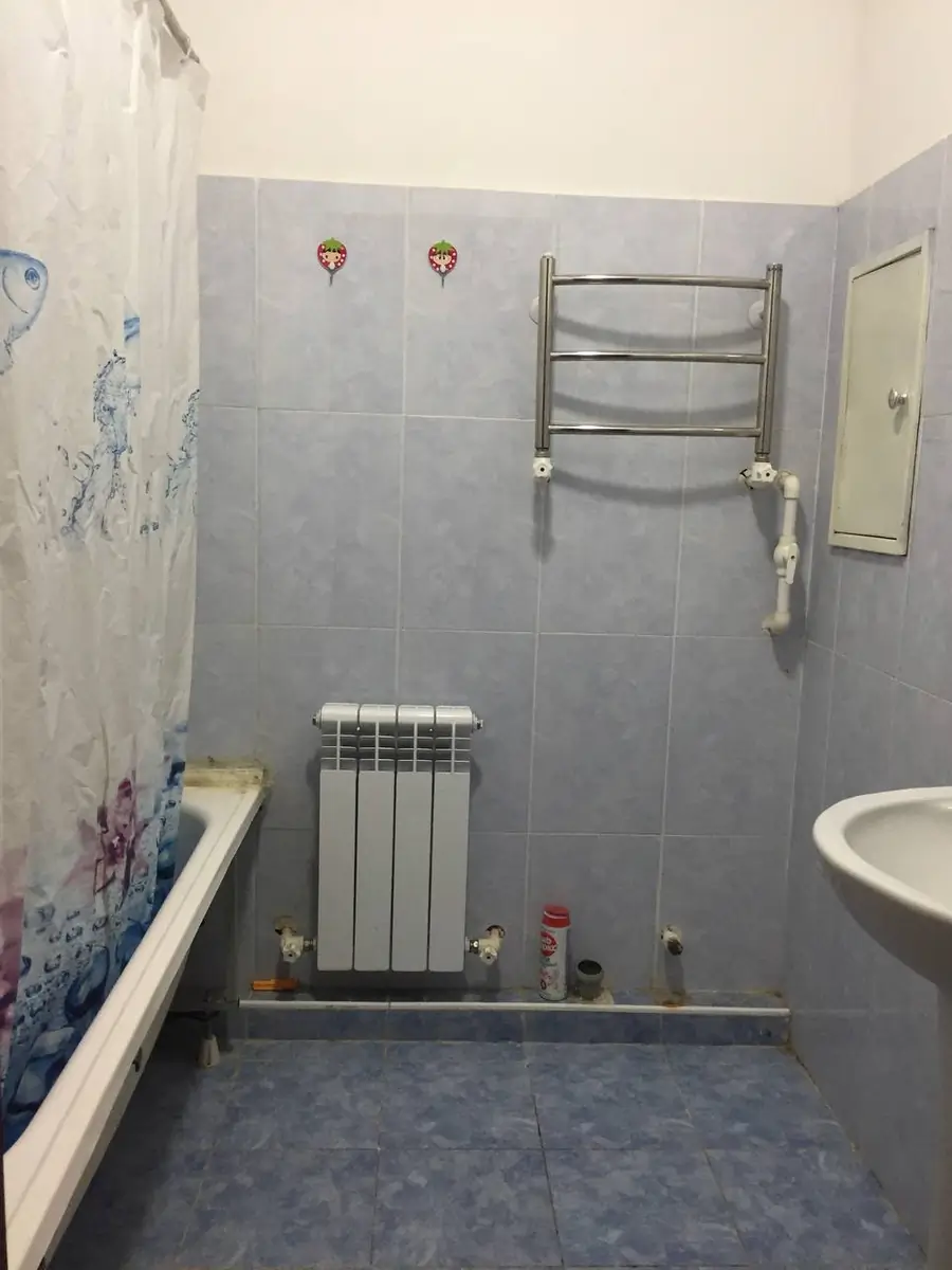 Продается 4-комнатная квартира − 94 м²