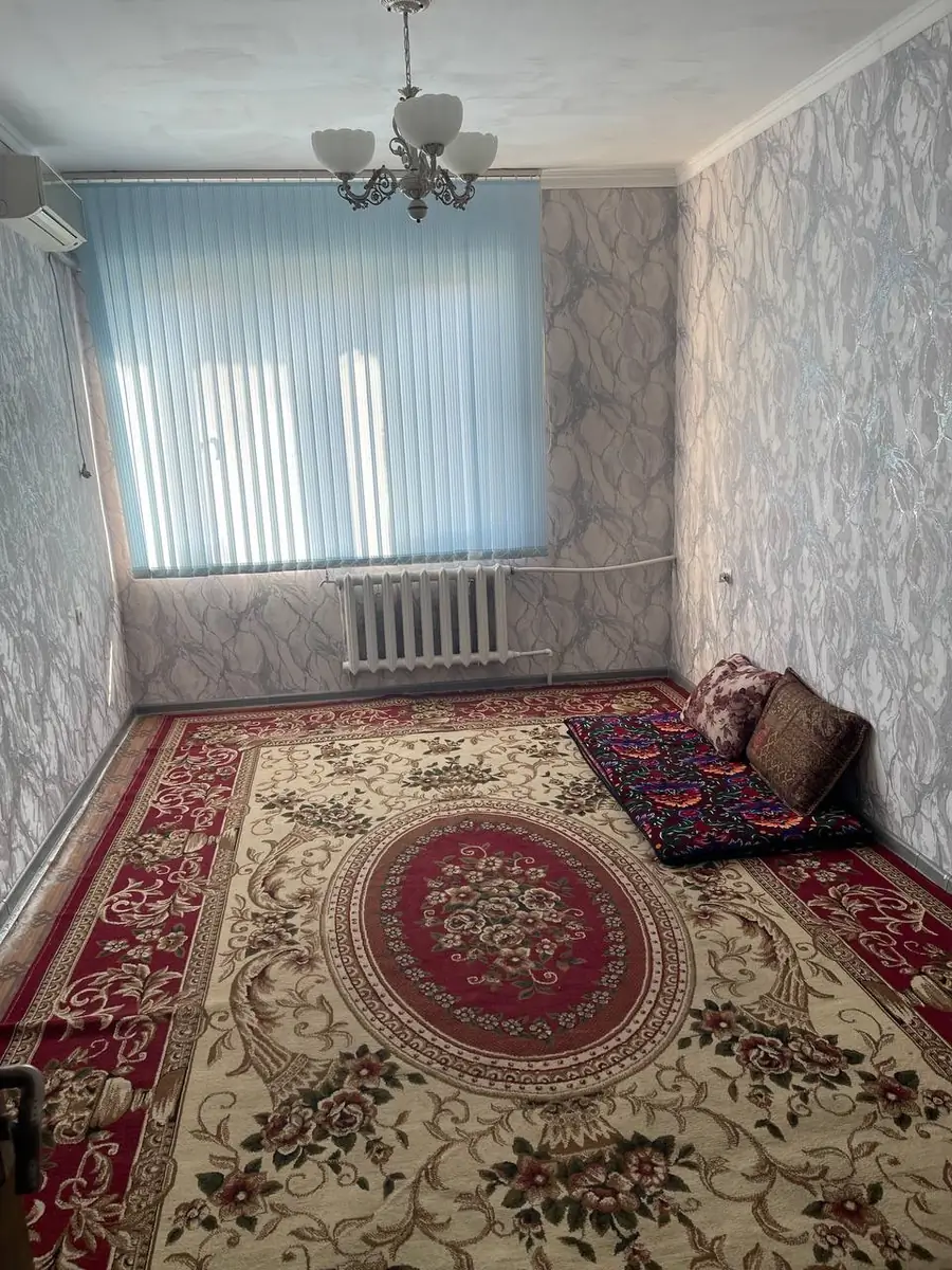 Продается 4-комнатная квартира − 68 м²