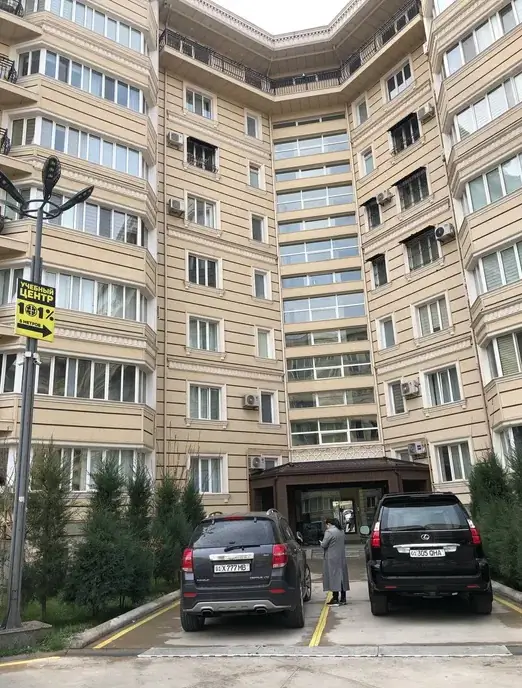 4-комнатная квартира − 206 м², 7/8 этаж