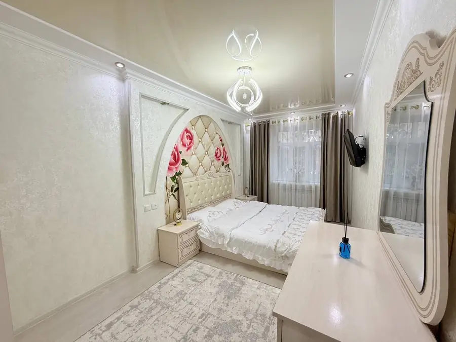 2-комнатная квартира − 52 м², 1/5 этаж