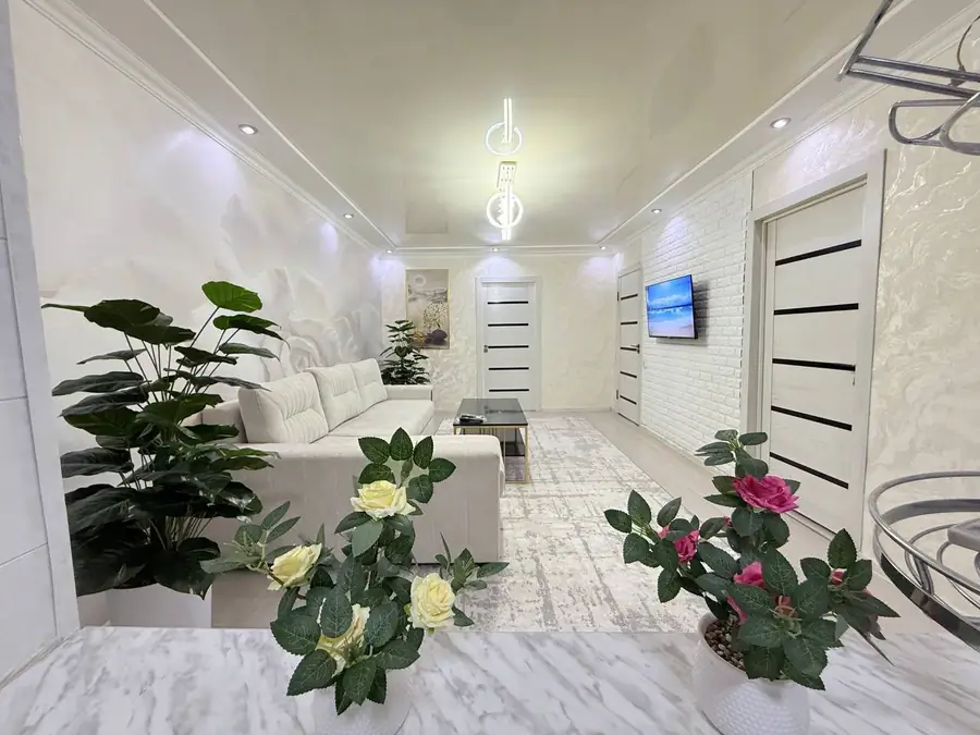 2 xonali kvartira sotiladi − 52 m²