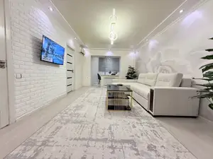 2-комнатная квартира − 52 м², 1/5 этаж